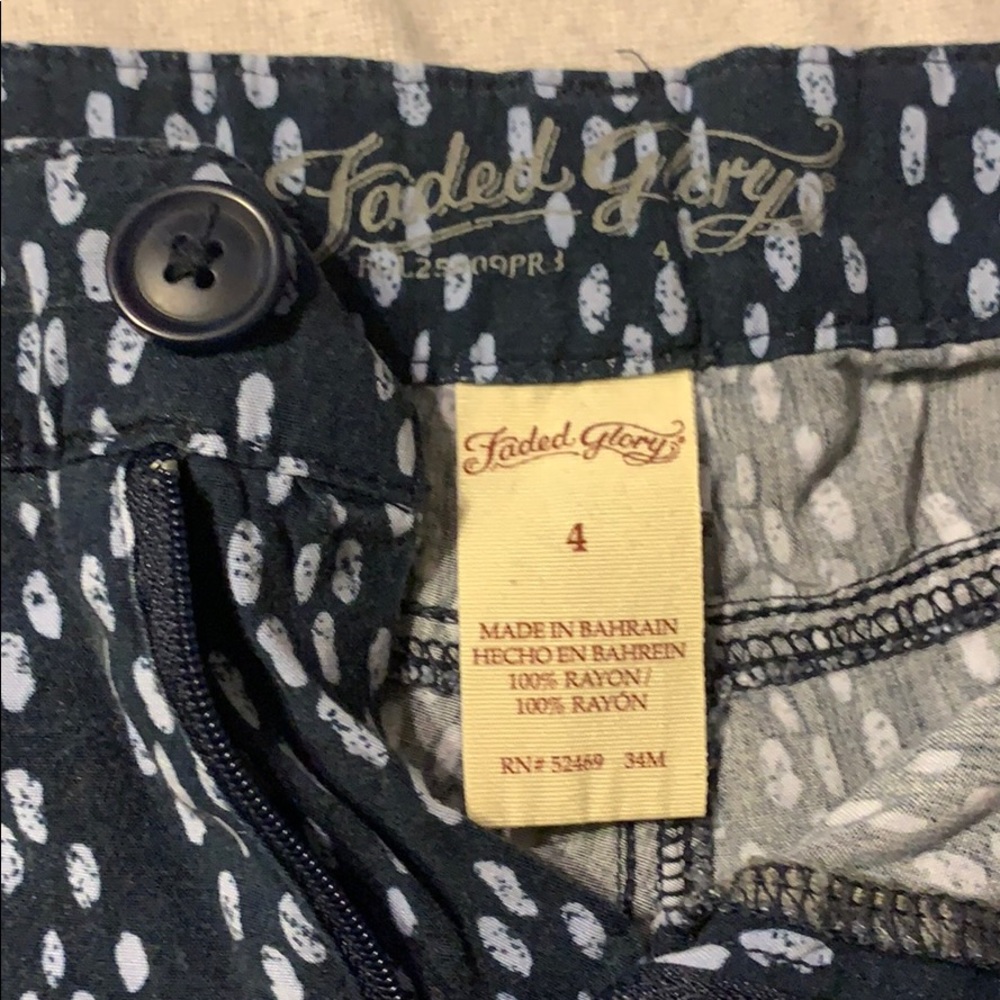 Shorts - Picture 2 of 3